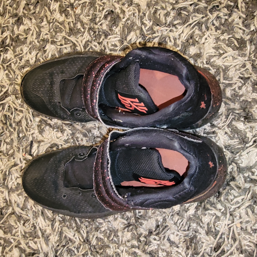 Nike Kyrie 2 Mid Black Speckle 10.5